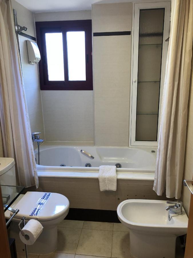 La Cala Azul 2 Bedroom Apartment With Big Sunny Terrace & Walking Distance To All The Amenities - Costa Del Sol لا كالا ذي ميخاس المظهر الخارجي الصورة